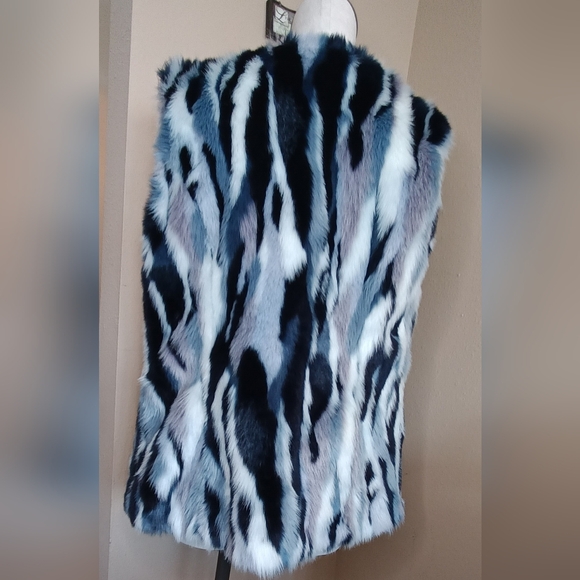 INC International Concepts faux fur vest - Picture 3 of 14